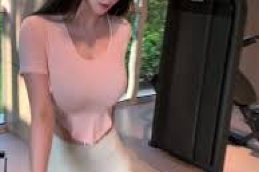 檀健次人设崩塌向女网红示弱频送红包风波后复出现场彻底失控
