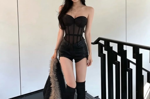 房主任的塌房一场人设露馅